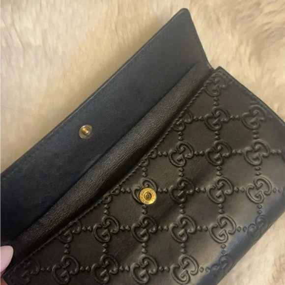 Large Vintage Gucci Black Embossed Leather GG Heart buckle Wallet - Picture 3 of 7
